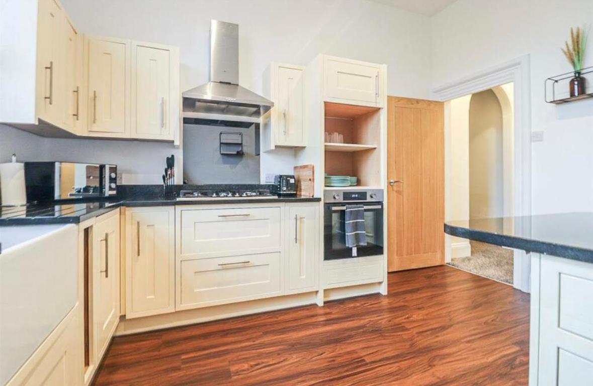 Spacious Victorian Birkdale Apartment With Garden Southport Ngoại thất bức ảnh