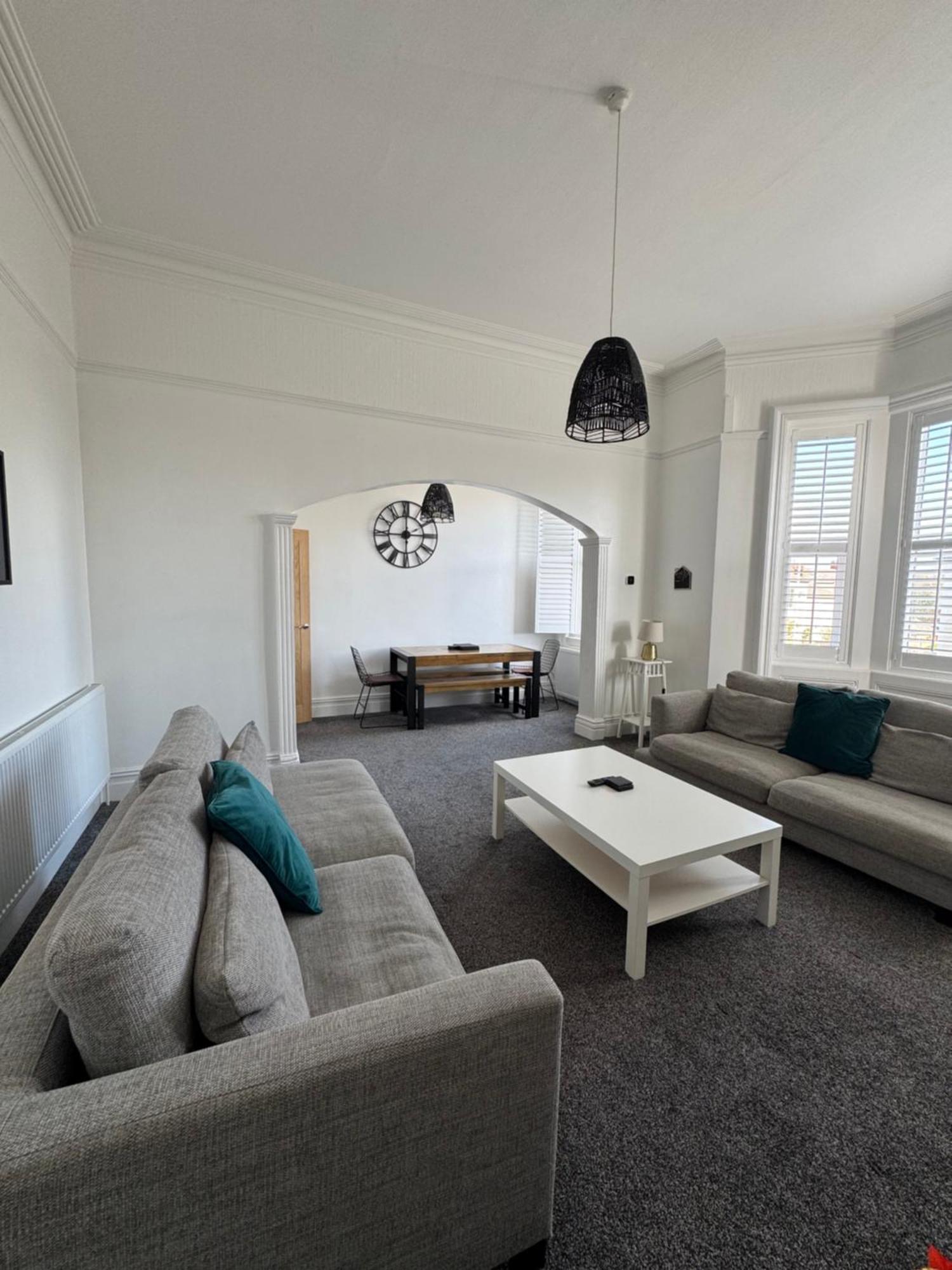 Spacious Victorian Birkdale Apartment With Garden Southport Ngoại thất bức ảnh